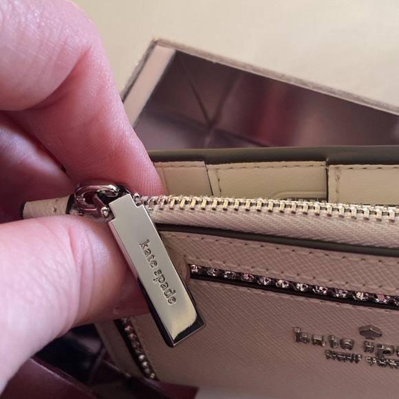 Kate Spade NWT Boxed Wallet - Picture 12 of 12
